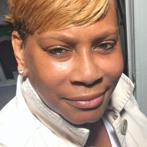 Meet your Posher, Veronica